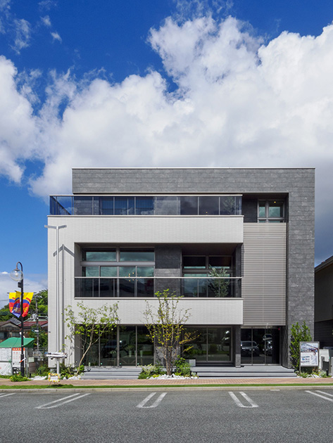 {info.field_group_lang.thumb4.post_other_value_format.alt[$k]}