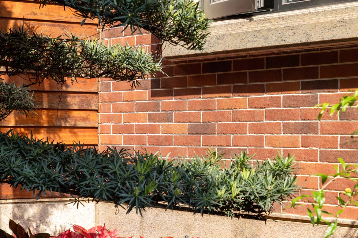 {info.field_group_lang.thumb4.post_other_value_format.alt[$k]}