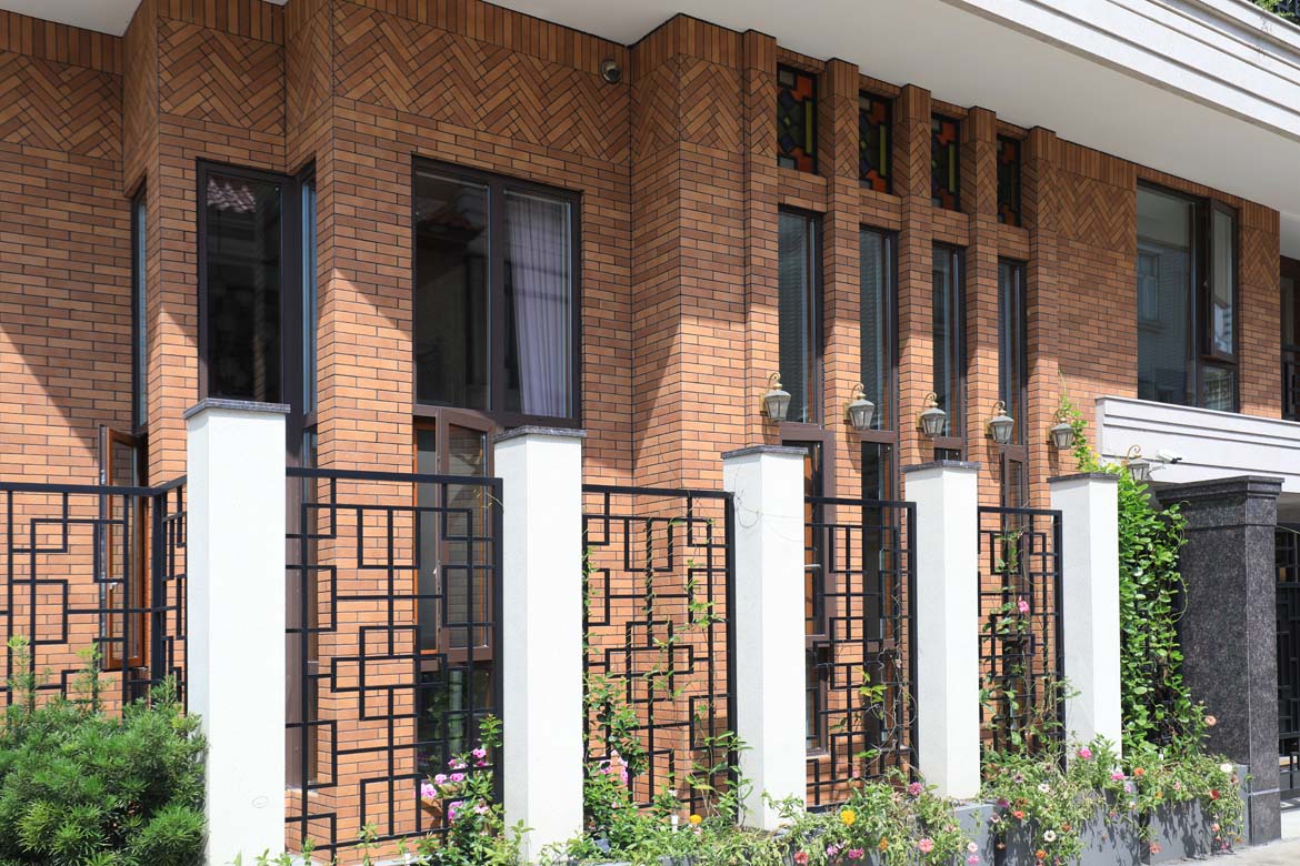 {info.field_group_lang.thumb4.post_other_value_format.alt[$k]}