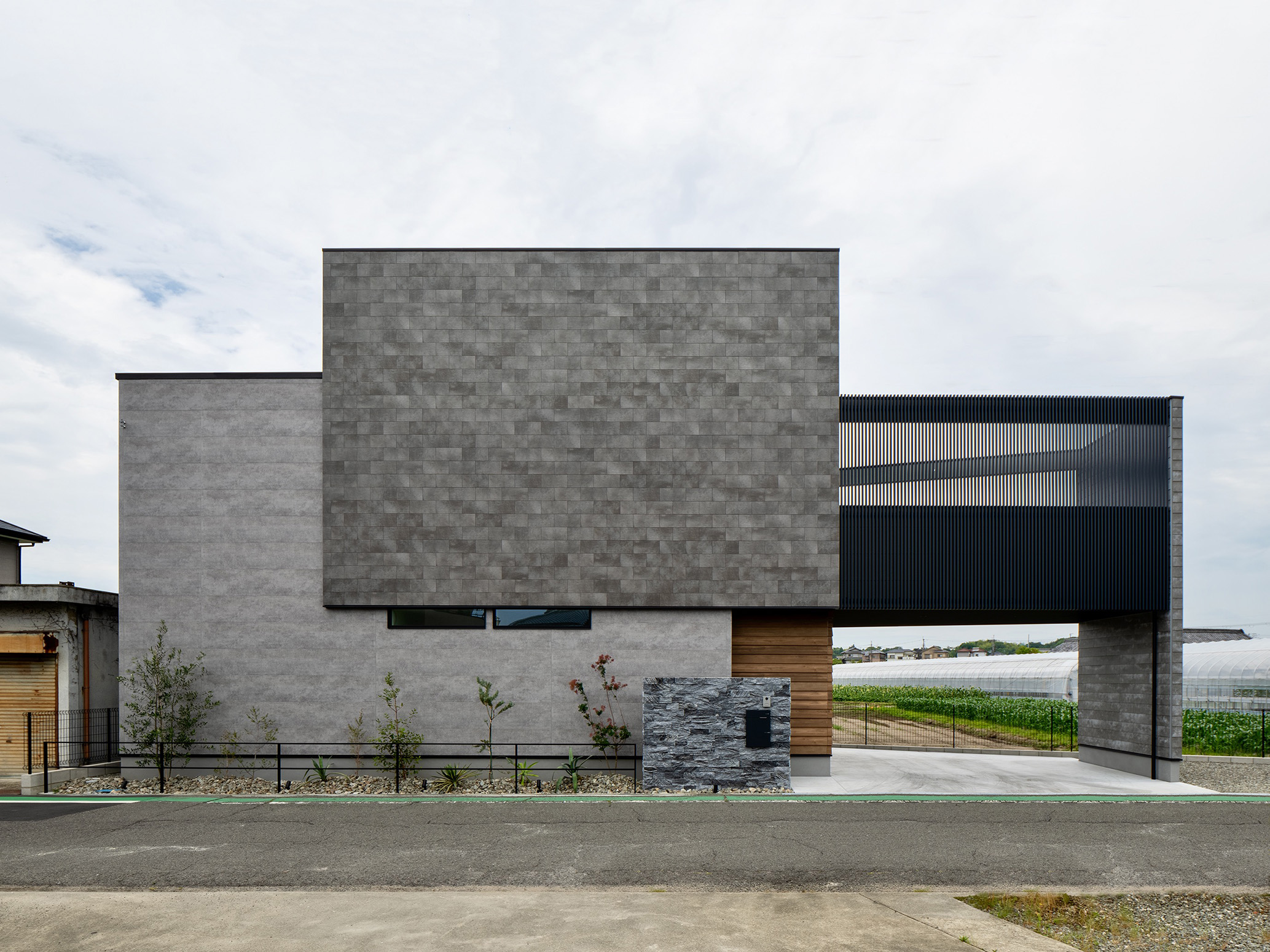 {info.field_group_lang.thumb4.post_other_value_format.alt[$k]}