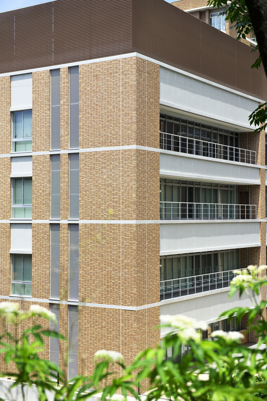 {info.field_group_lang.thumb4.post_other_value_format.alt[$k]}