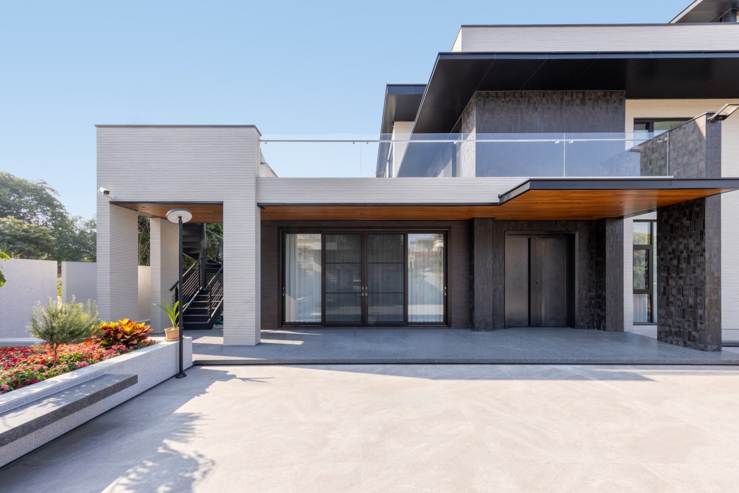 {info.field_group_lang.thumb4.post_other_value_format.alt[$k]}