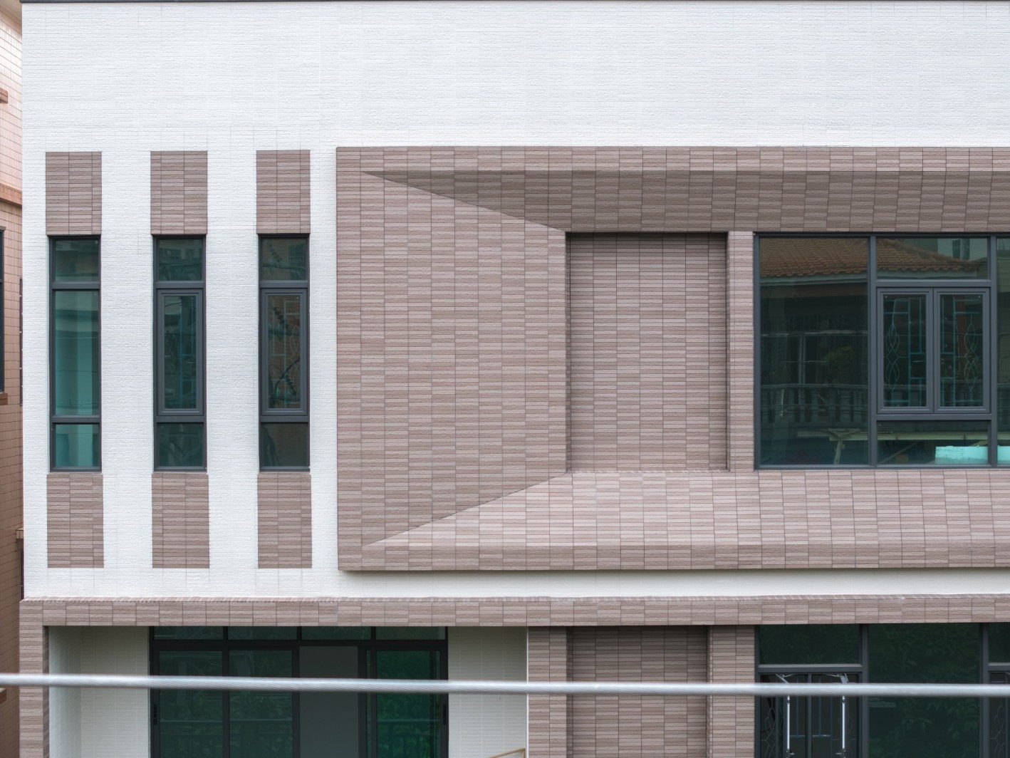 {info.field_group_lang.thumb4.post_other_value_format.alt[$k]}