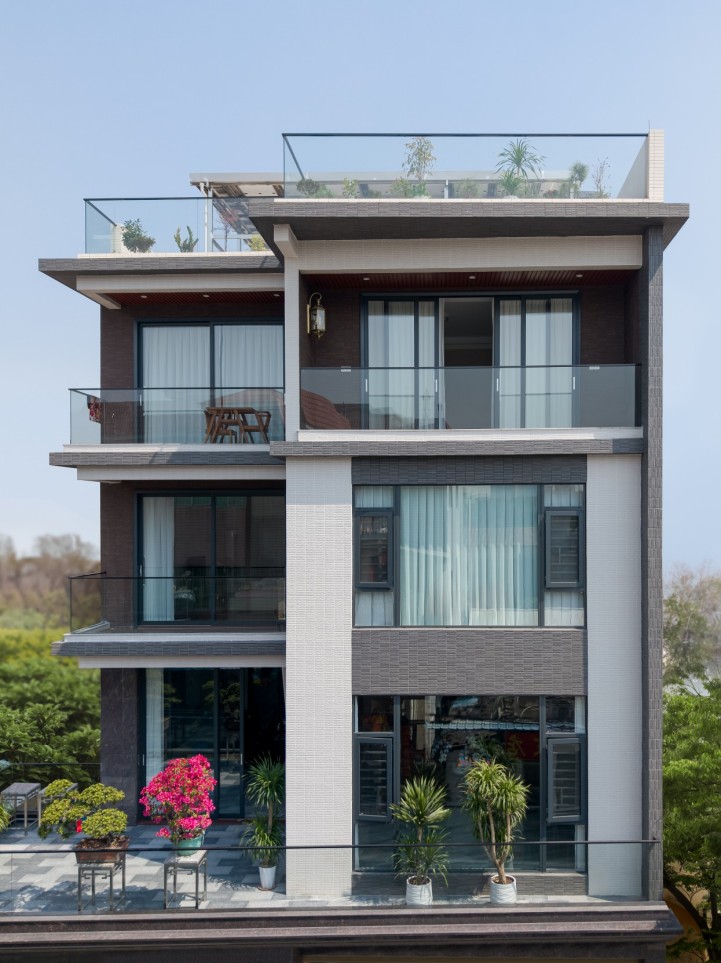 {info.field_group_lang.thumb4.post_other_value_format.alt[$k]}