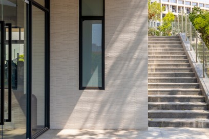 {info.field_group_lang.thumb4.post_other_value_format.alt[$k]}